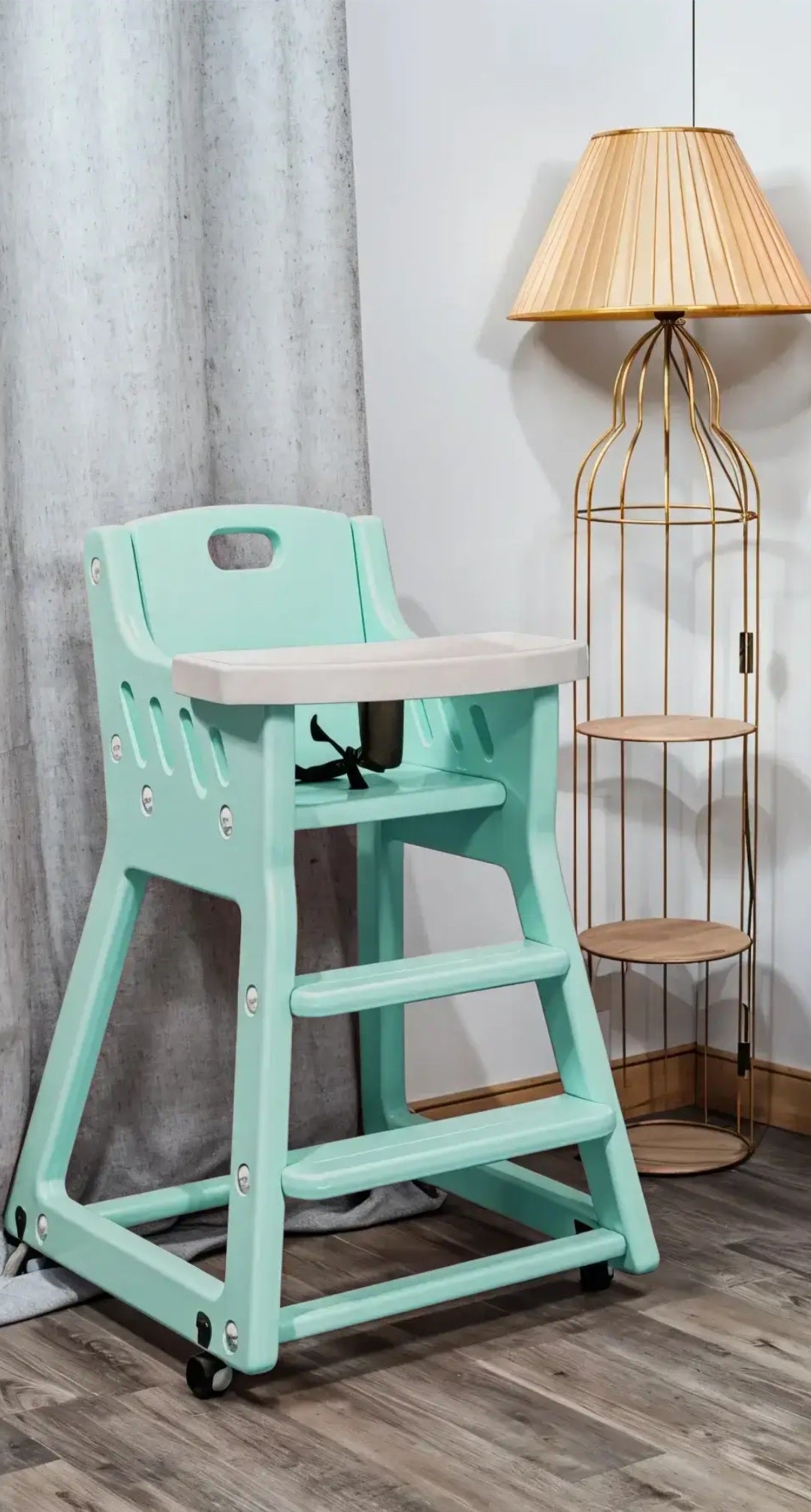 Chaise haute bébé #